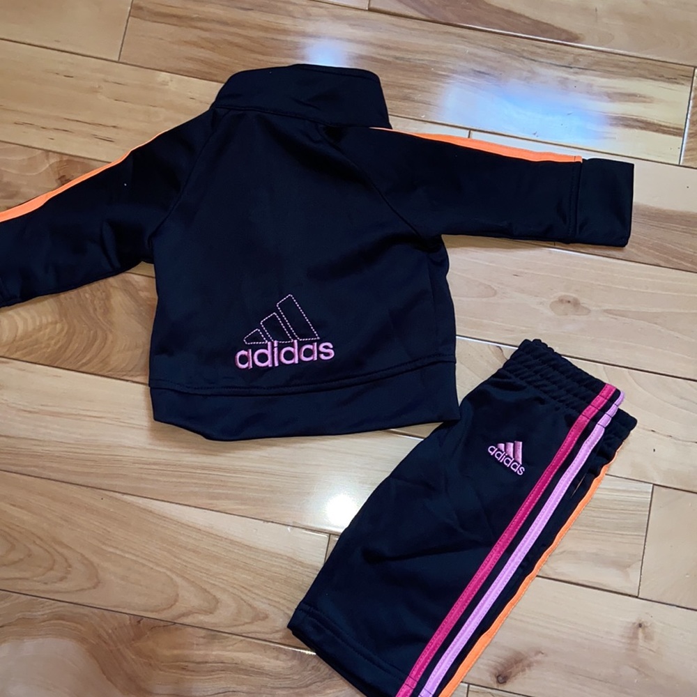 adidas⭐️authentic ⭐️ - Picture 2 of 3